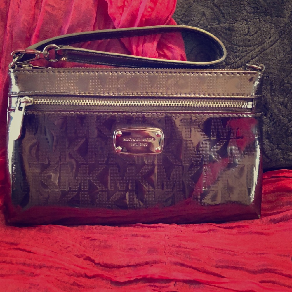 Michael Kors wristlet